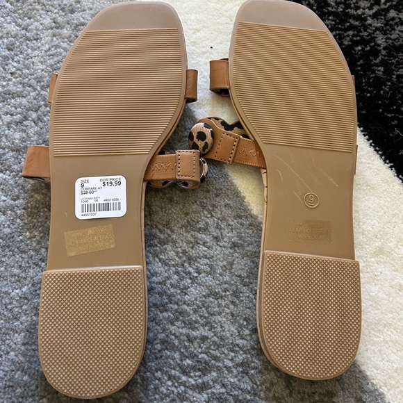 NIB Cato Slip on Sandels - Picture 5 of 6